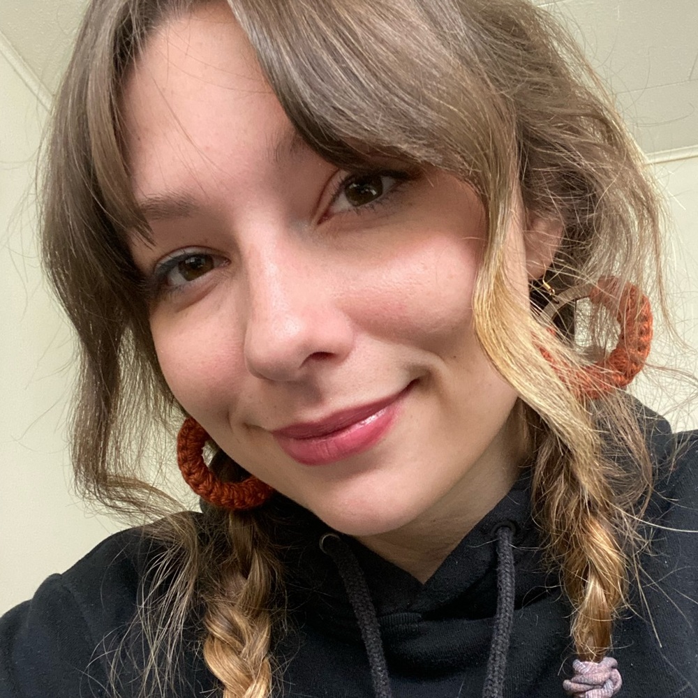 Meet your Posher, Alexis